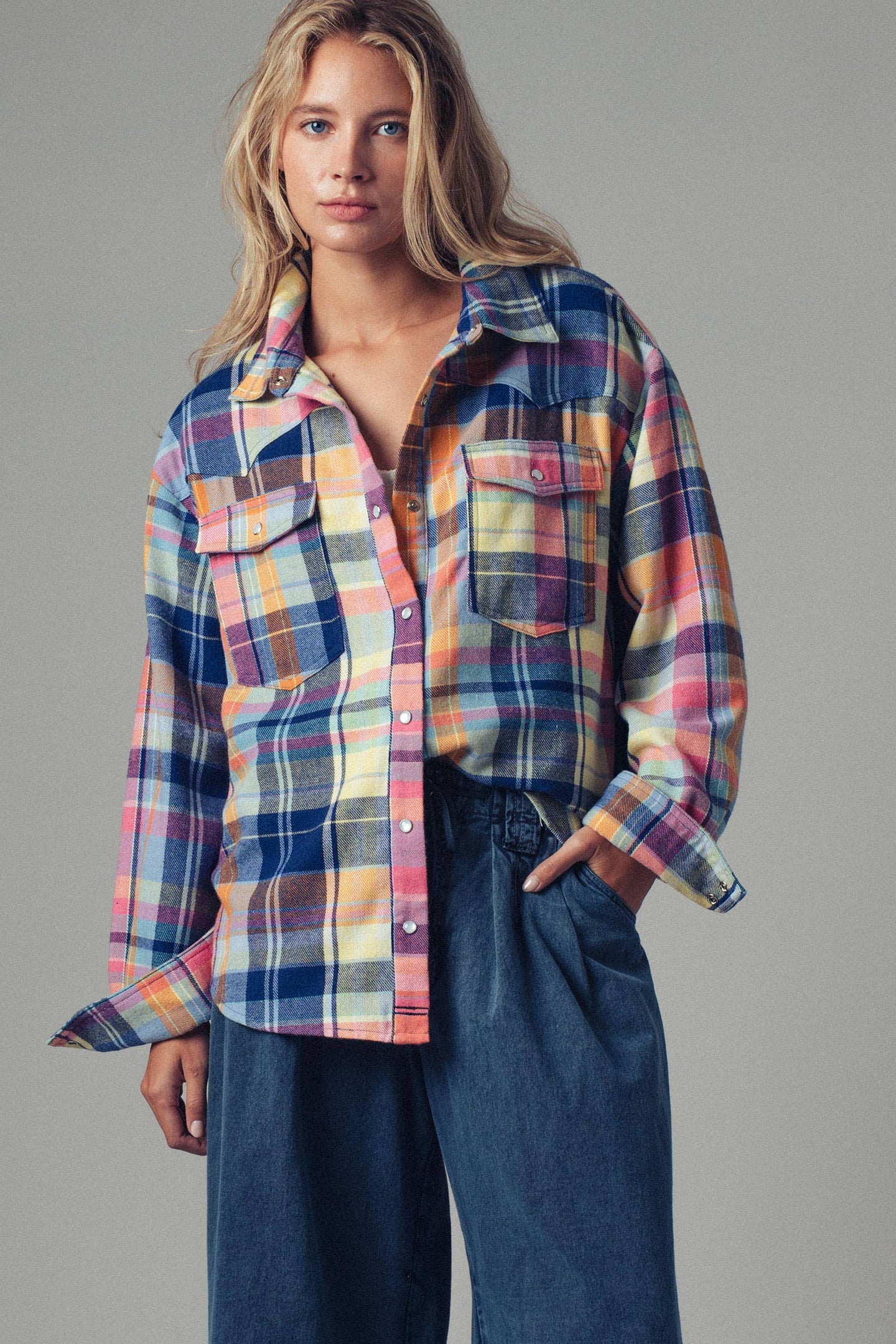 Plaid Snap-Front Top (REG)