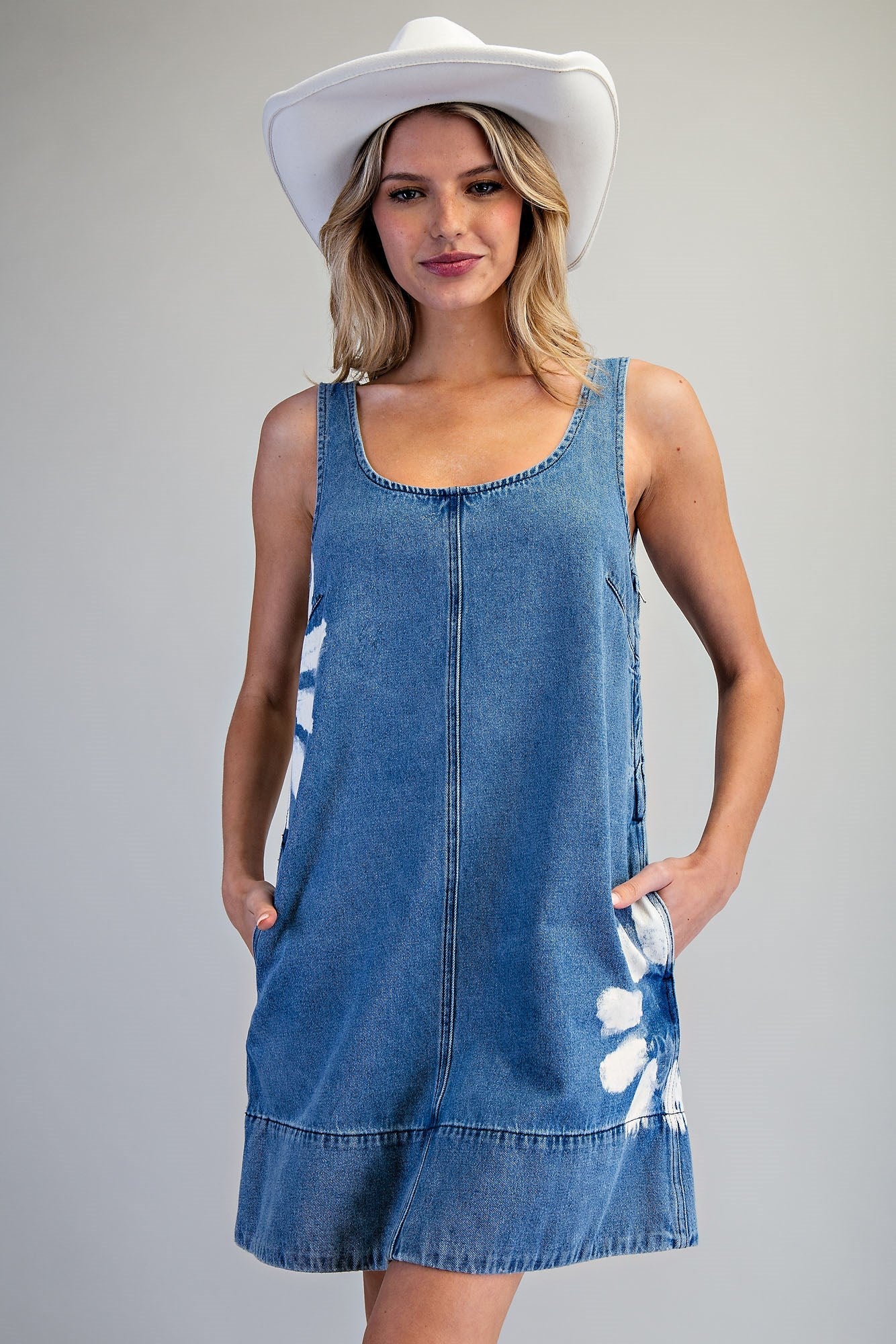Denim Daisy Shift Dress (REG)