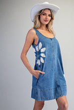 Denim Daisy Shift Dress (REG)