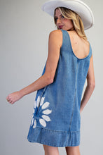Denim Daisy Shift Dress (REG)