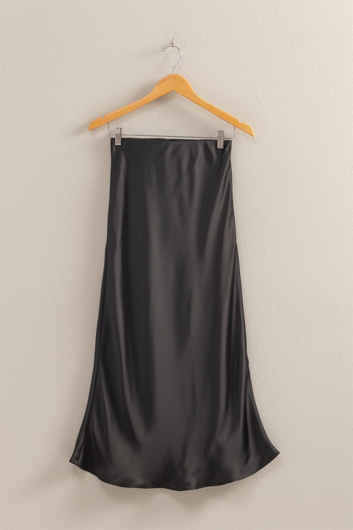 Satin Midi Skirt in Black (REG)