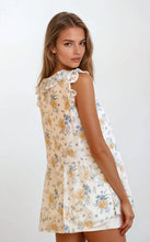 Floral Ruffle Top (REG)