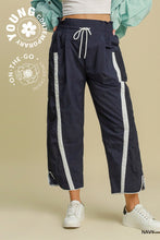 Cropped Windbreaker Pants in Navy (REG)