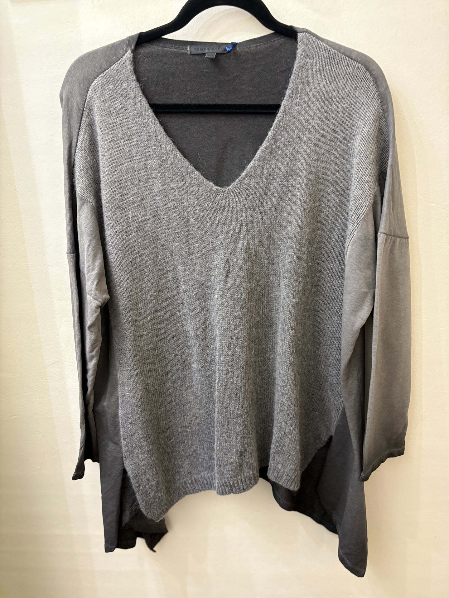 V Neck Combo Pullover Top in Charcoal (REG)