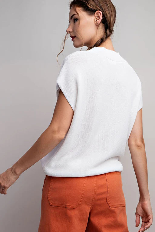 Solid Short Sleeve Sweater in White (REG)