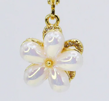 Pearl Daisy Charm