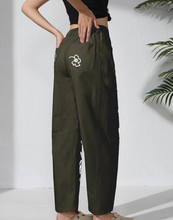 Embroidered Olive Barrel Jeans (XL)