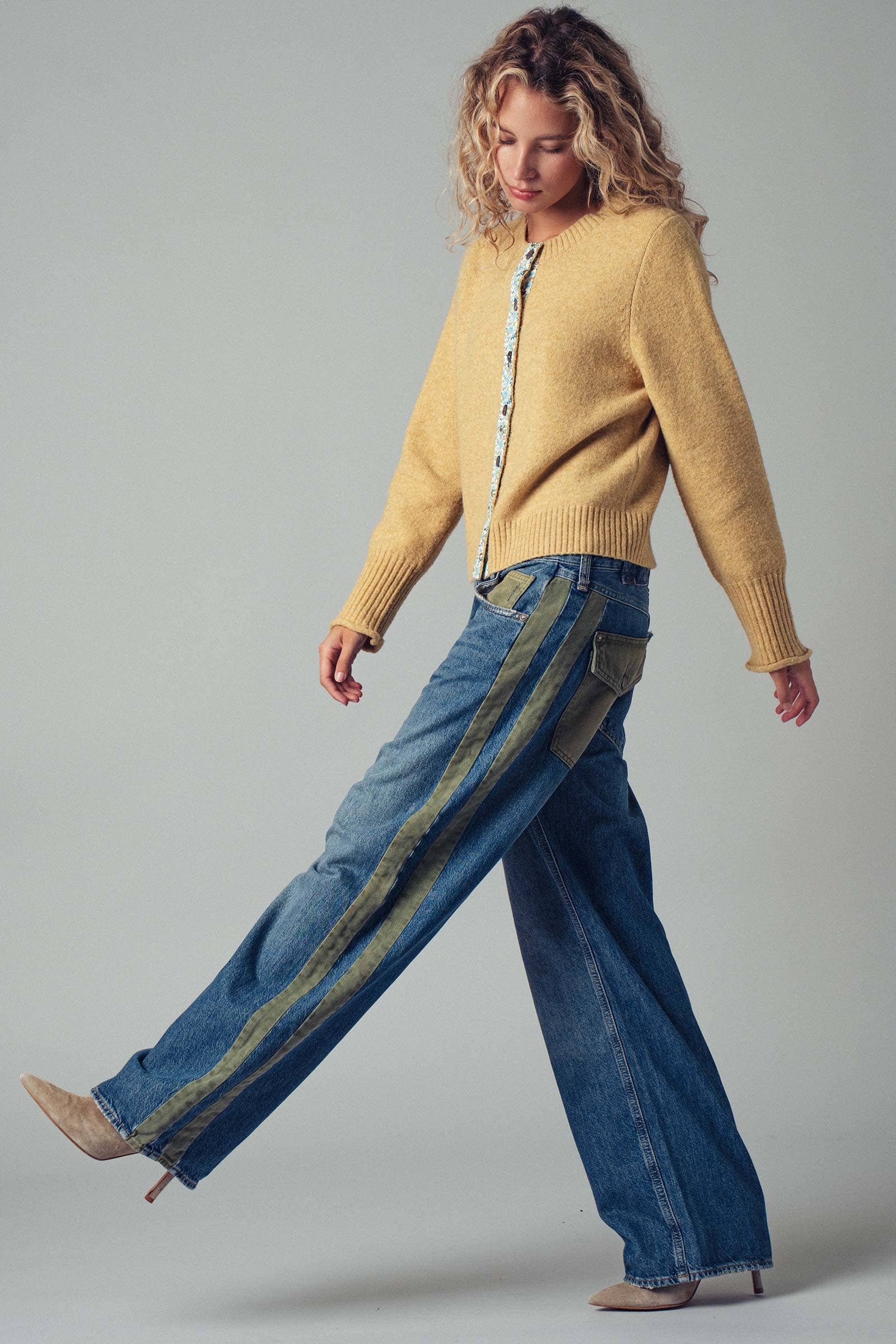 Floral Trim Cardigan in Honey (REG)