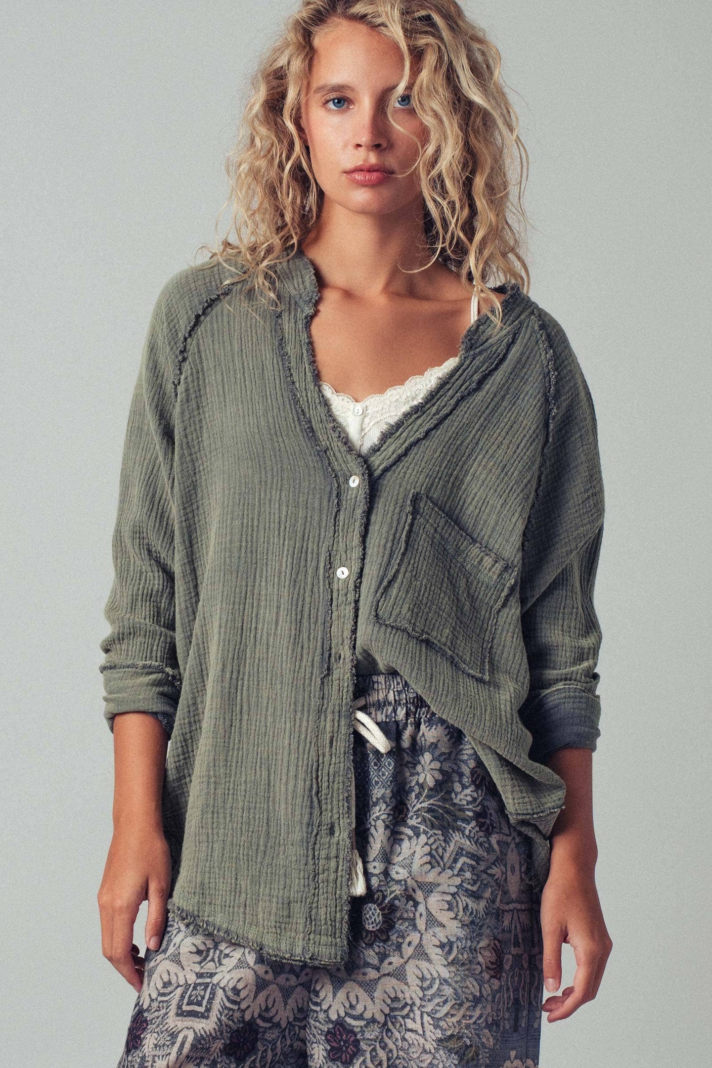 Crinkled Gauze Button Top (REG)