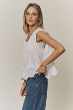 Sleeveless Scallop Lace Top (REG)