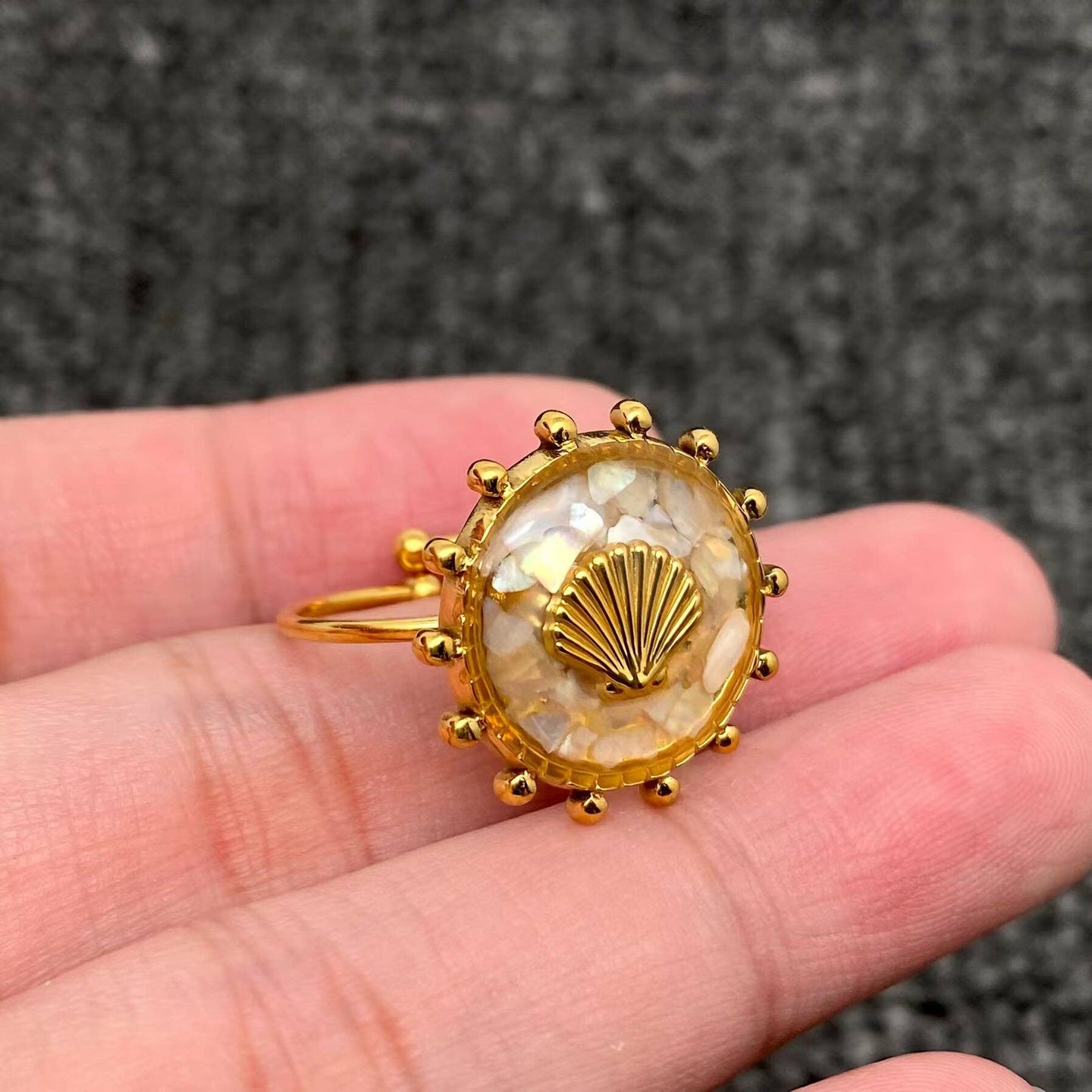 18K Shattered Shell Ring