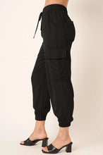 Rayon Twill Cargo Pants in Black (REG)