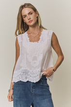 Sleeveless Scallop Lace Top (REG)