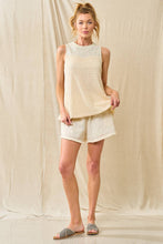 Textured Yoke Top (REG)