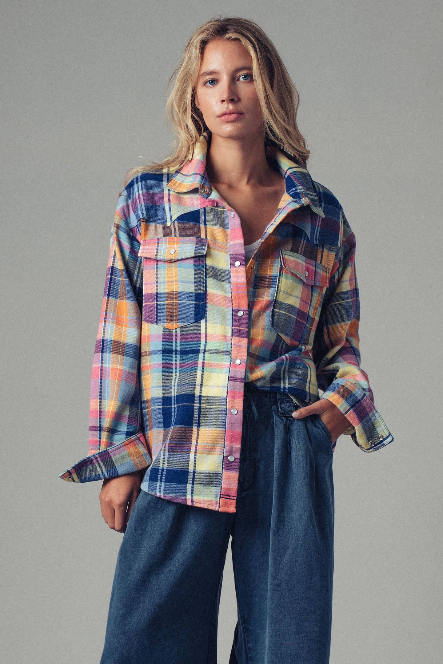 Plaid Snap-Front Top (REG)