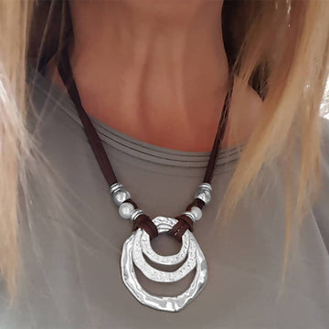 Elegant Hammered Geo Circle Necklace
