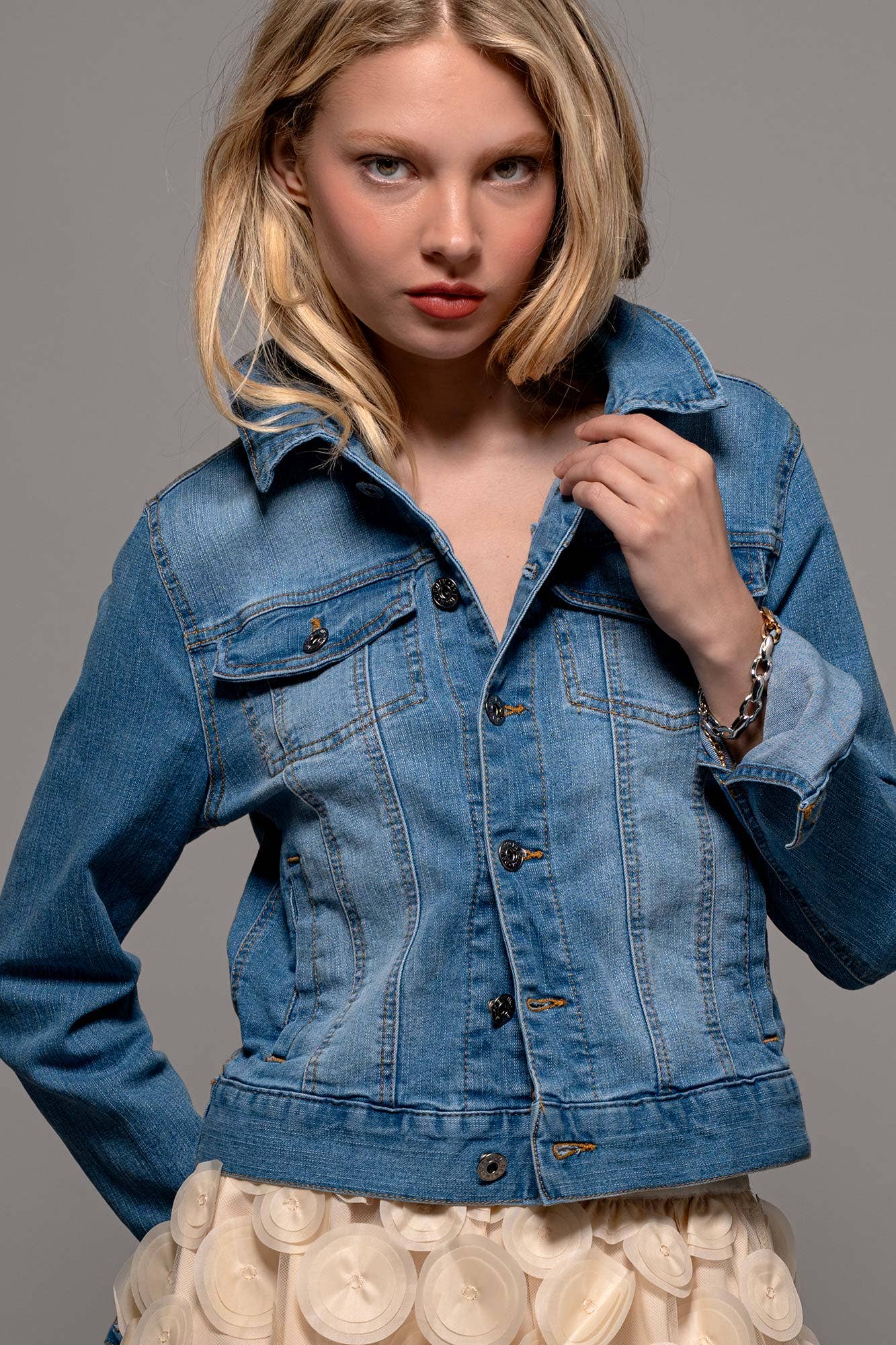 Classic Denim Trucker Jacket (REG)