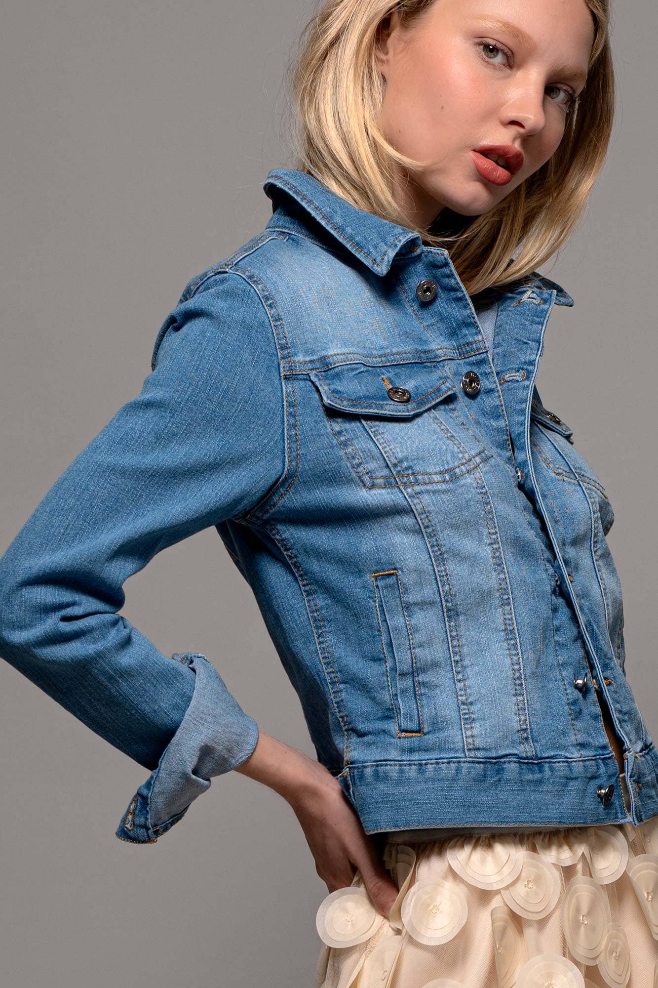 Classic Denim Trucker Jacket (REG)