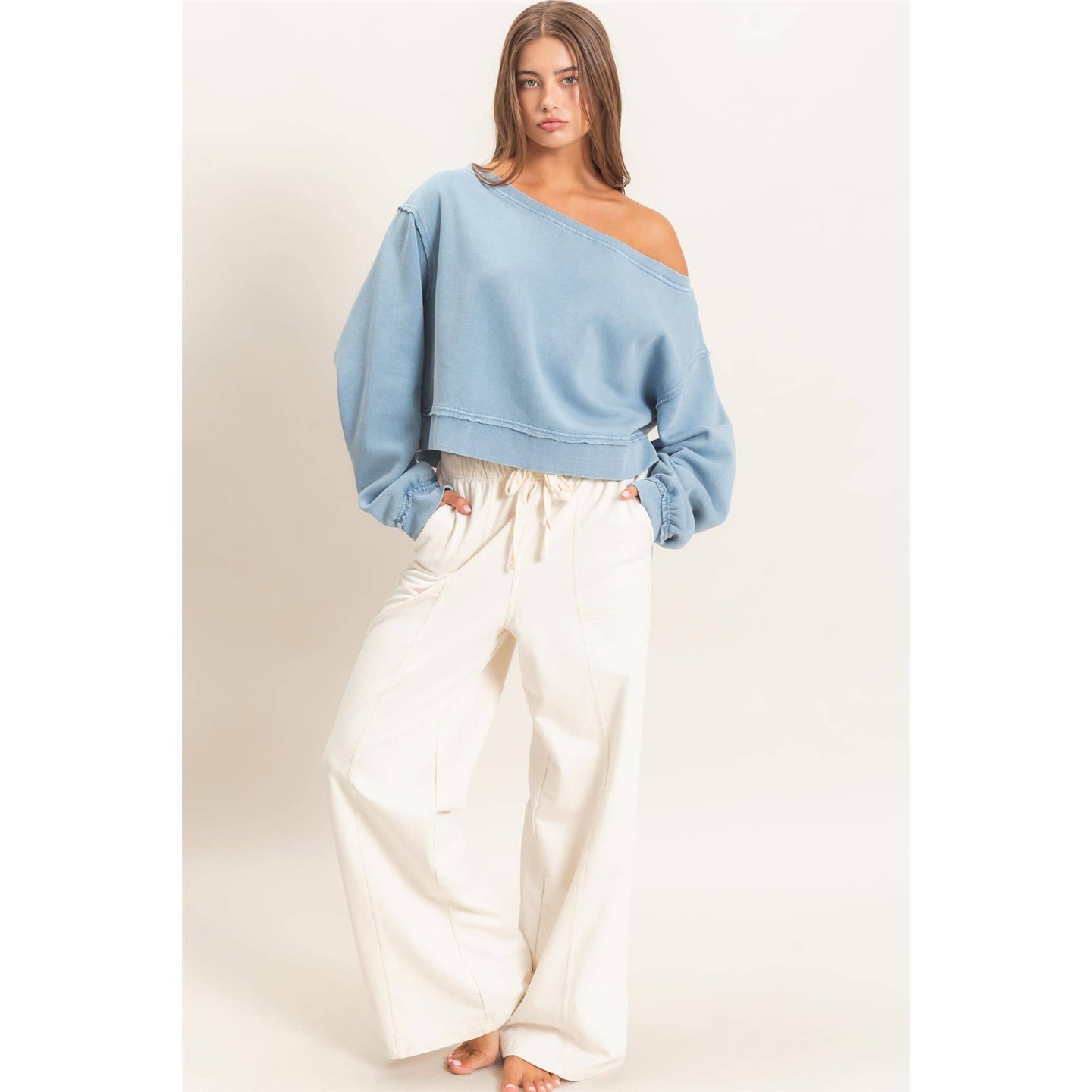 Off The Shoulder Sweatshirt in Dusty Blue (REG)