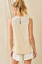 Textured Yoke Top (REG)