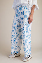 Floral Printed Twill Pants in Blue (REG)