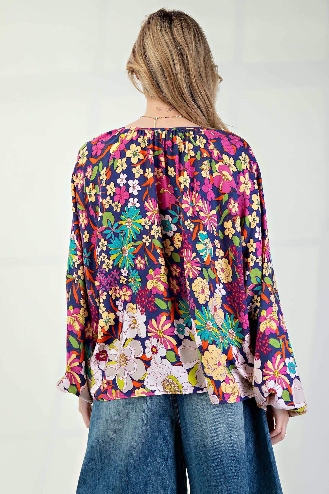 Blooming Flower Top in Blueberry (REG)