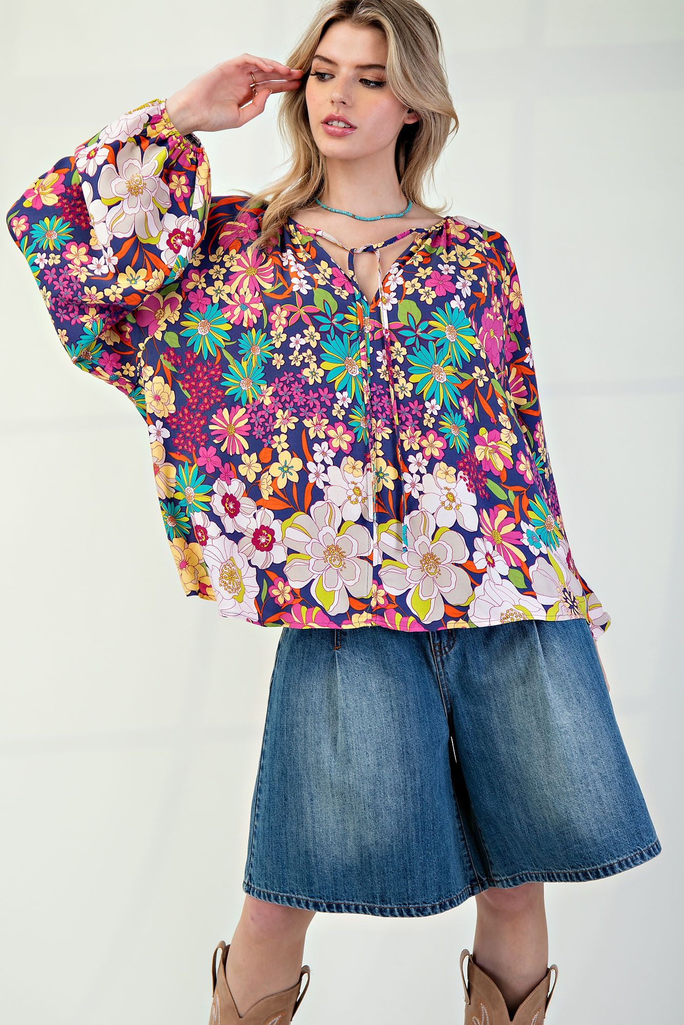 Blooming Flower Top in Blueberry (REG)