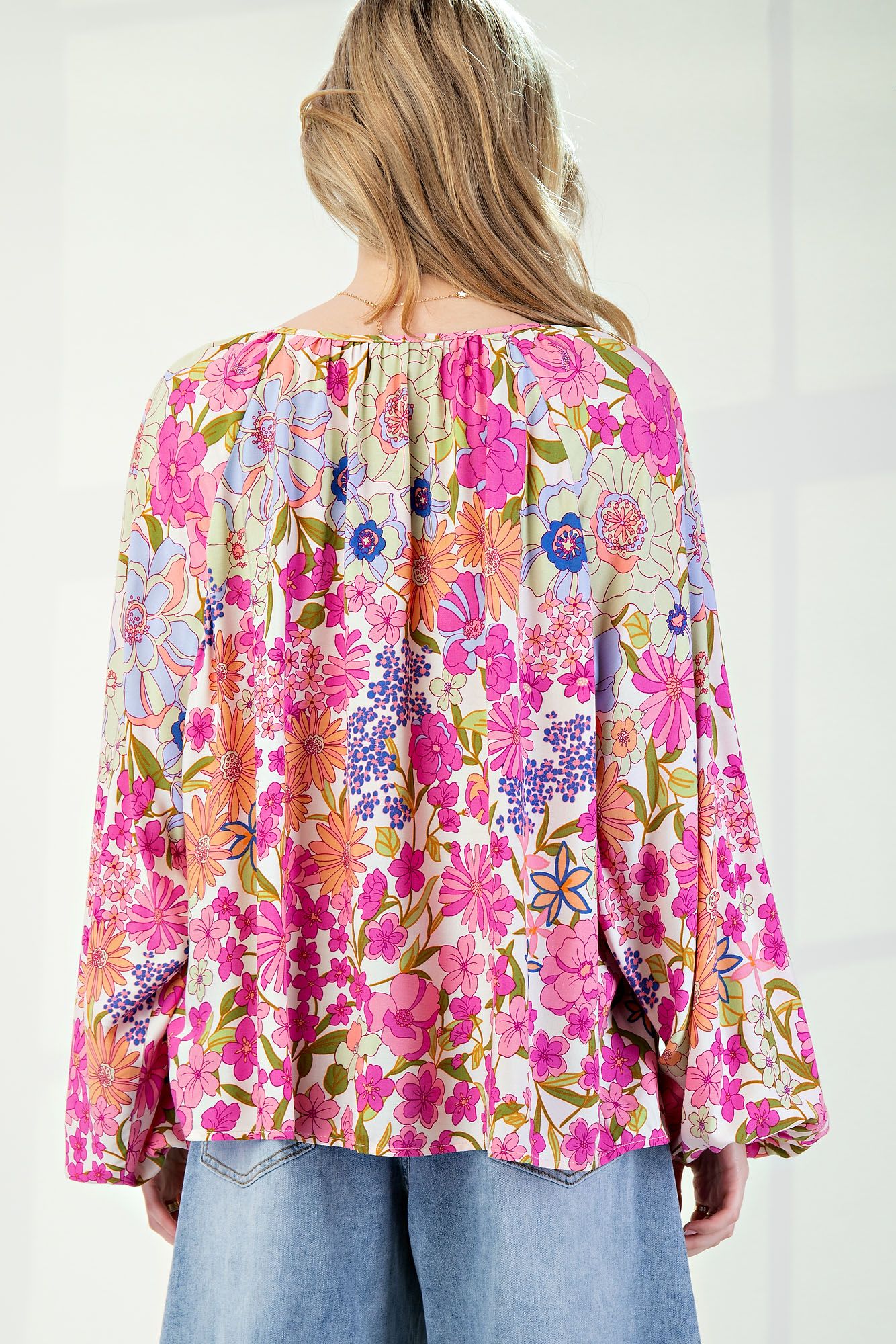 Blooming Flower Top in Cream (REG)