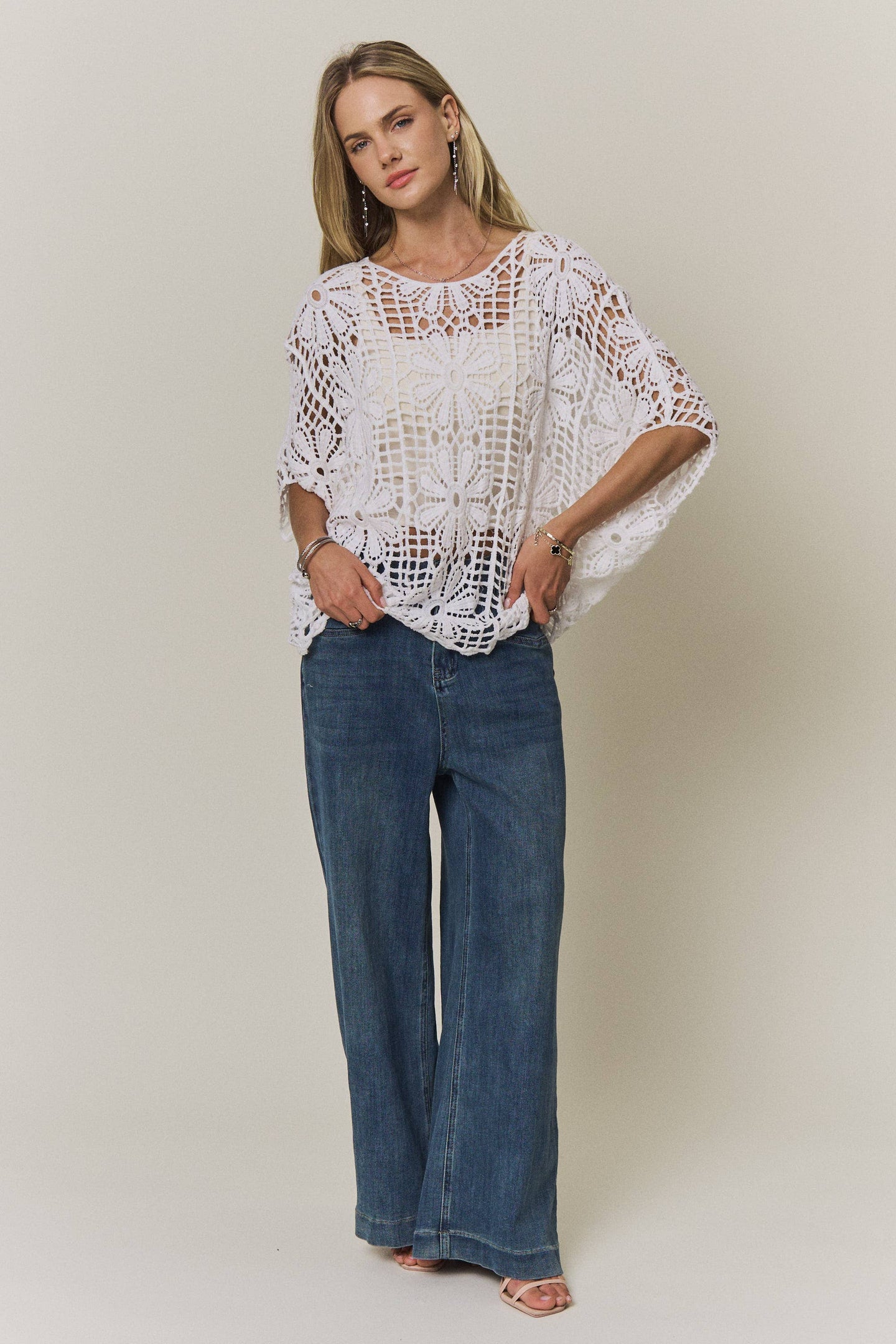 White Daisy Crochet Top (REG)