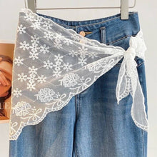 Lacy Daisy Hip Scarf